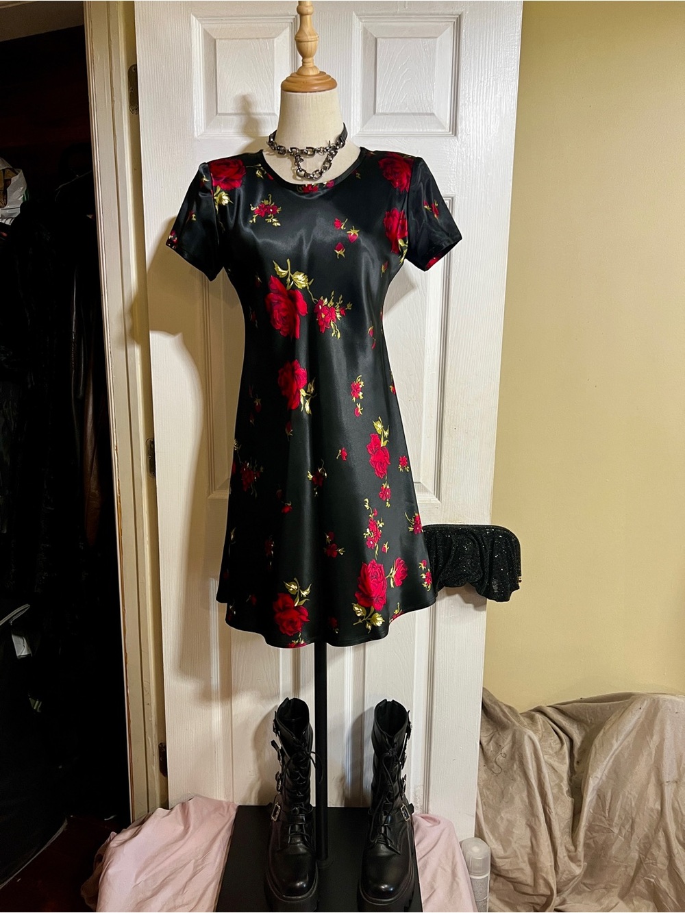 Jessica Howard Vtg 90s Wms Black Satin
Rose&Berry Print Fit&Flare Mini Dress 4P